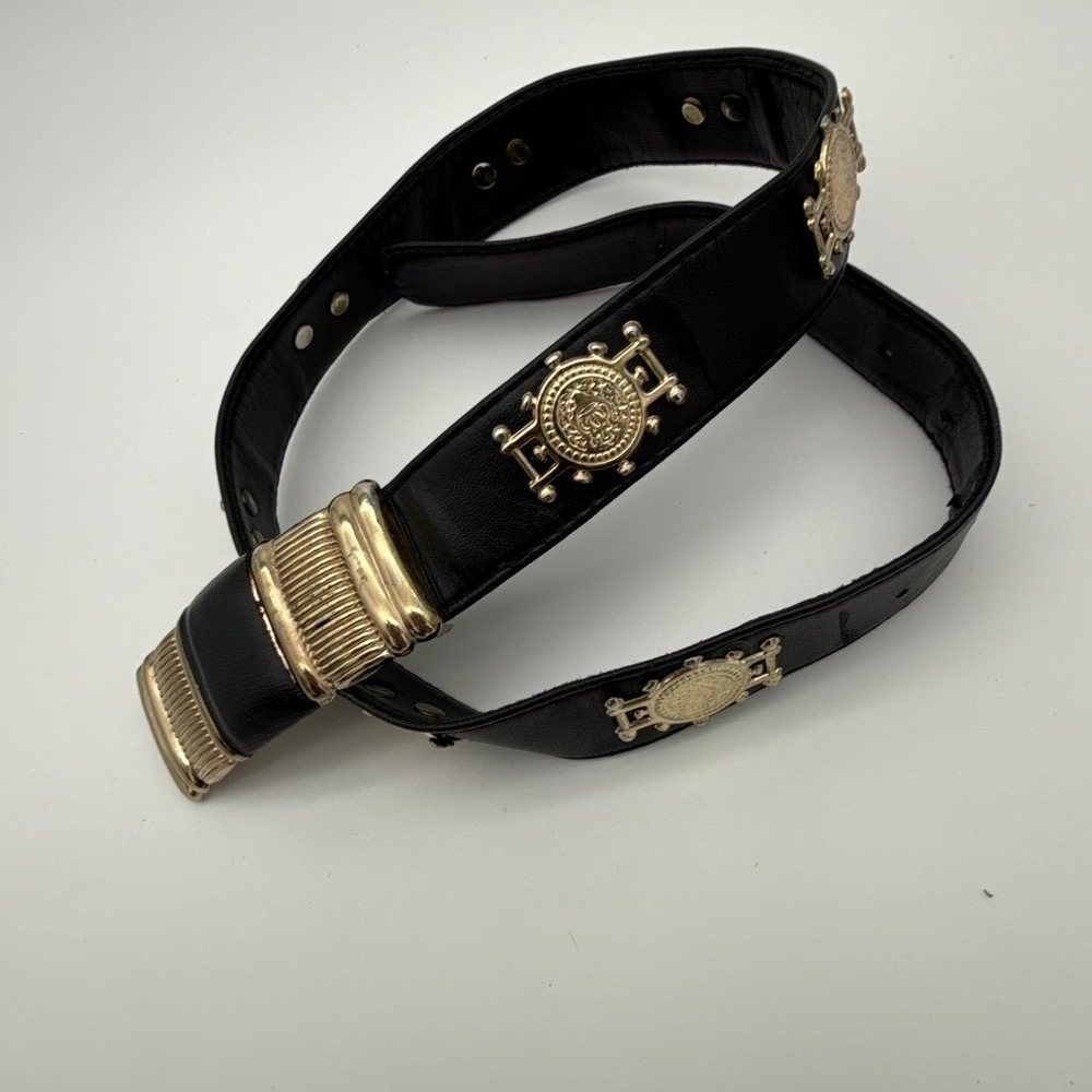 Vintage Black Leather‎ Coin Medallion Belt Gold Ribbed Buckle Made in Korea